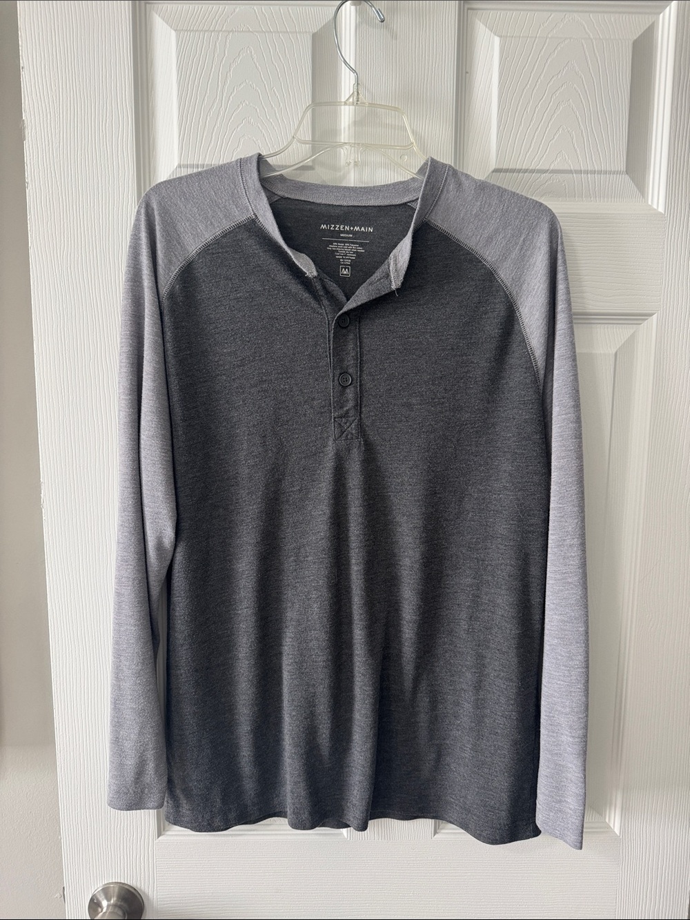 Mizzen+Main Two-Tone Gray Long Sleeve Henley